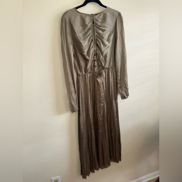 Zara Pleated Beaded Cut Out Satin Dress in Khaki/Sage Green NWT Size Medium - Picture 6 of 12